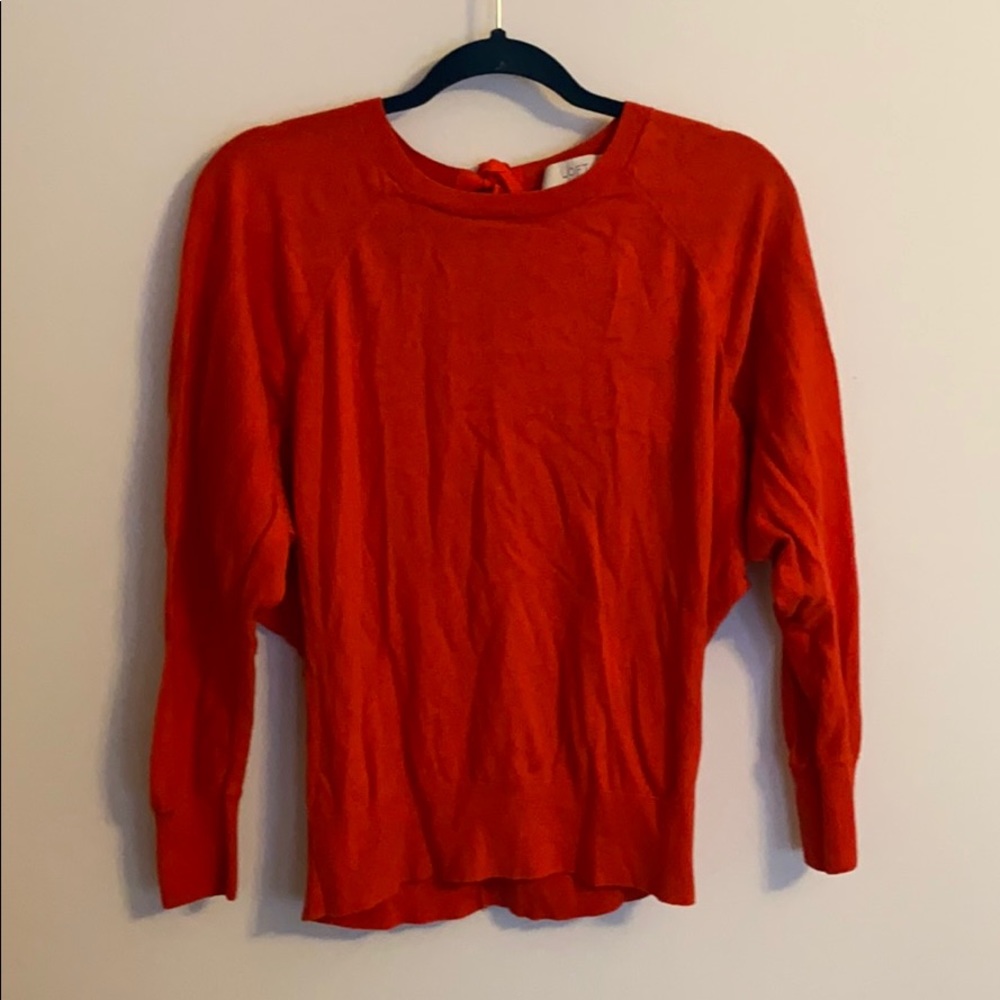 Women’s long sleeved sweater